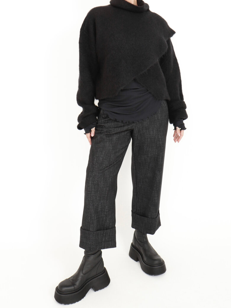 Sort Aarhus - Strikket bluse med detaljer
