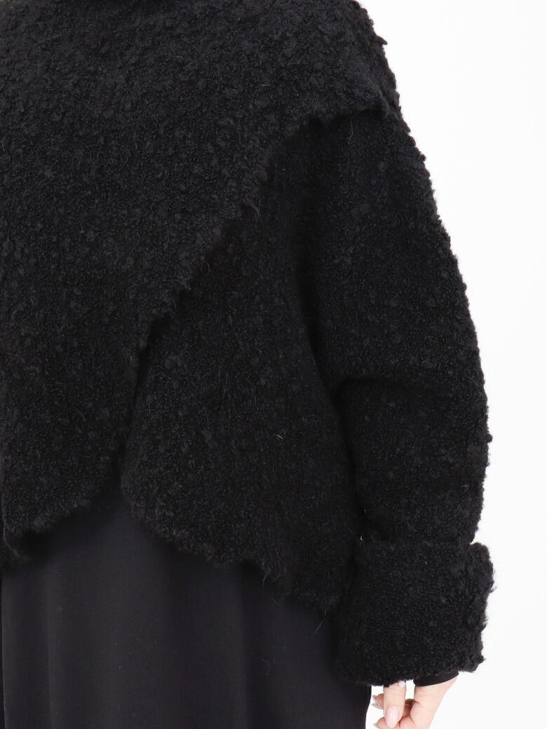 Sort Aarhus - Bluse i Alpacauld med detaljer og krave