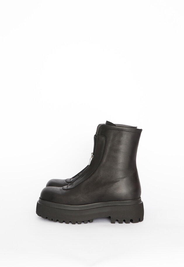 Lofina - Boot with front zipper Lofina - Boot with front zipper