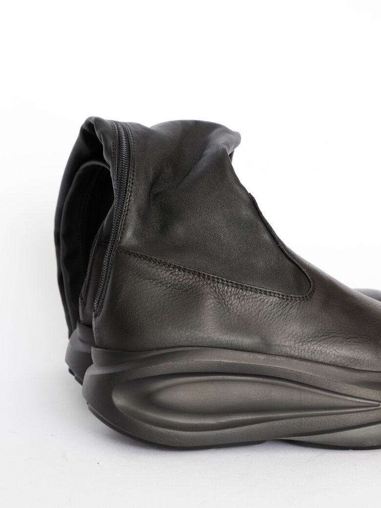 Lofina - Long boot with stretch leather and zipper