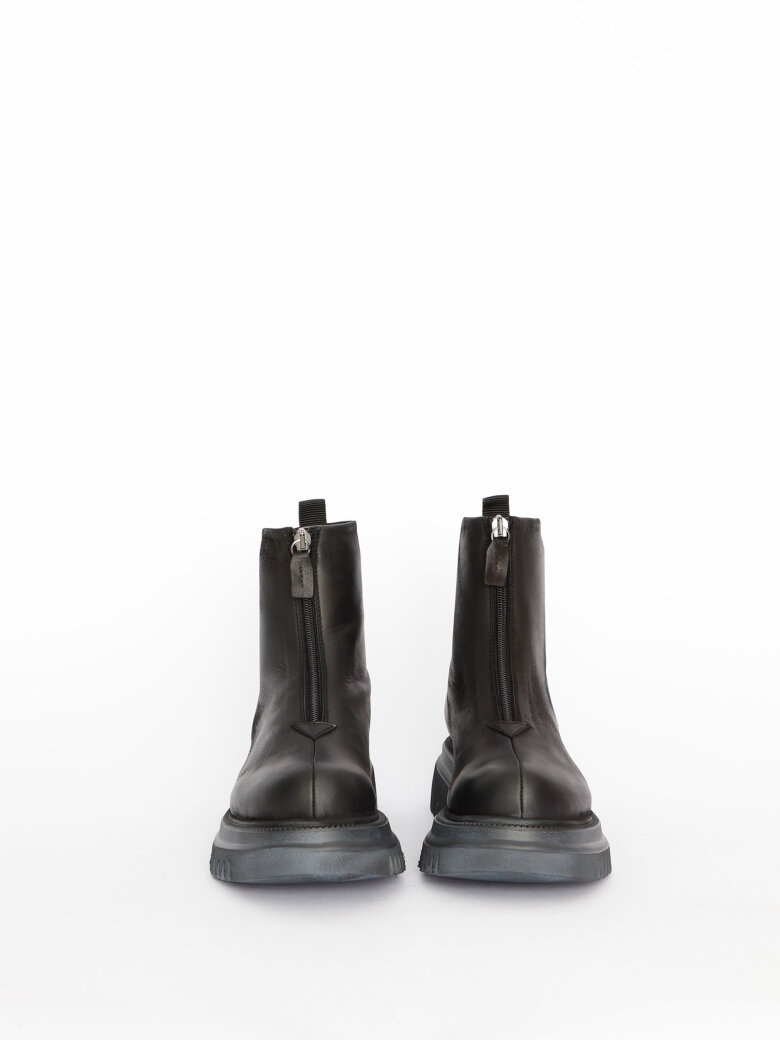 Lofina - Boot with front zipper