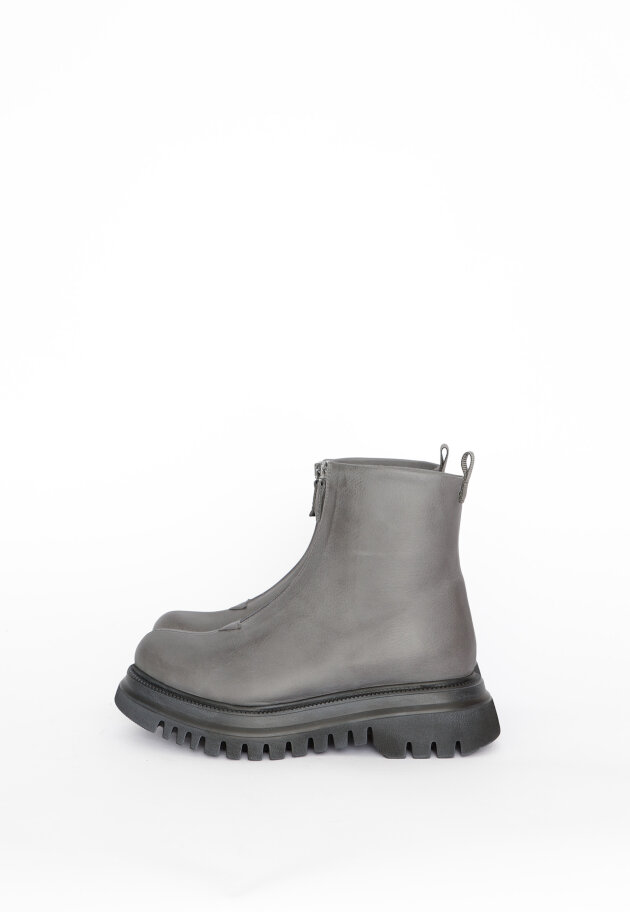 Lofina - Boot with front zipper Lofina - Boot with front zipper