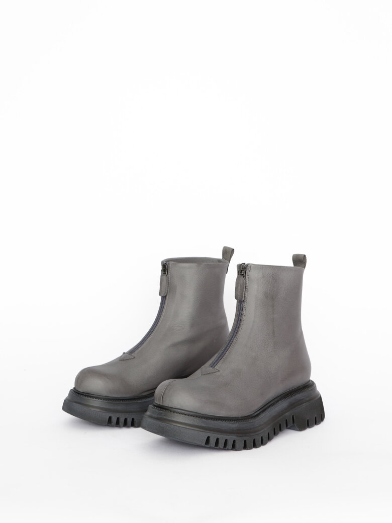 Lofina - Boot with front zipper