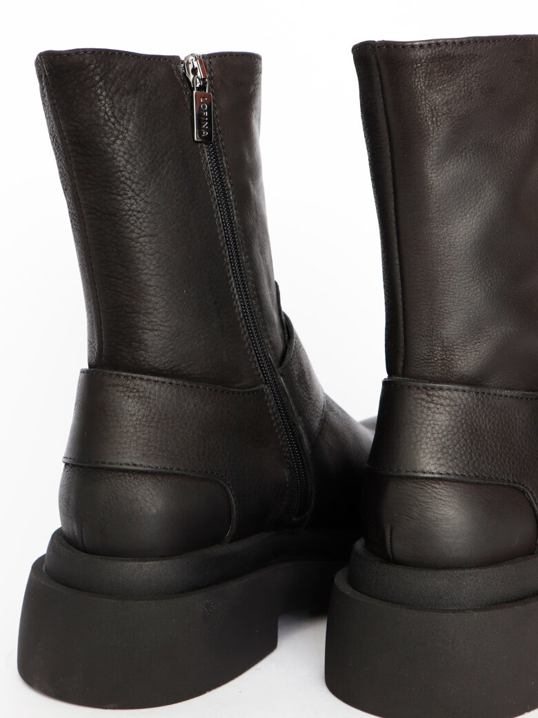 Lofina - Boot with buckle and a zipper
