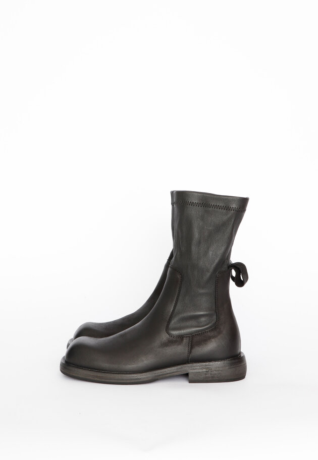 Lofina - PRE ORDER! Boot with zipper and a leather sole Lofina - PRE ORDER! Boot with zipper and a leather sole