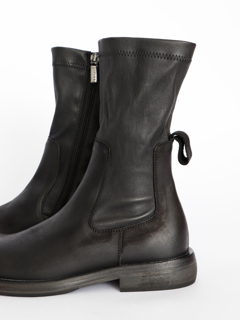 Lofina - Boot with zipper and a leather sole