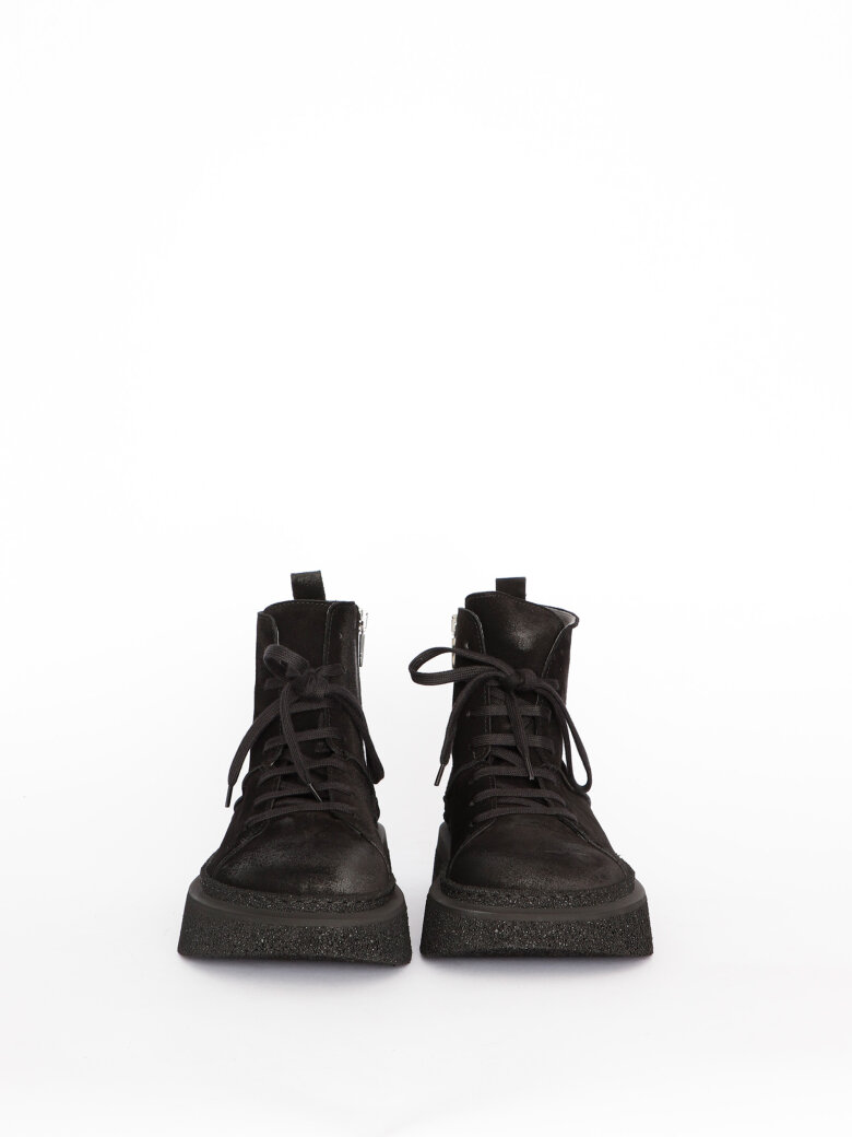 Lofina - Boot in suede with zipper and laces