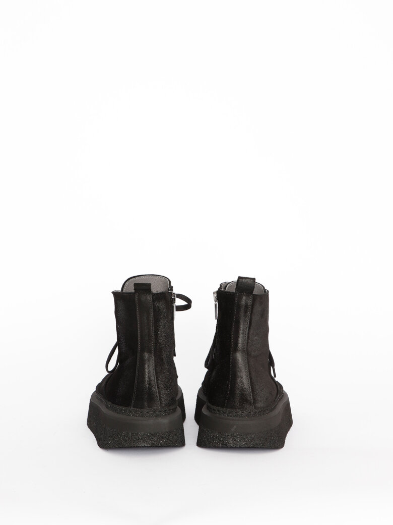 Lofina - Boot in suede with zipper and laces