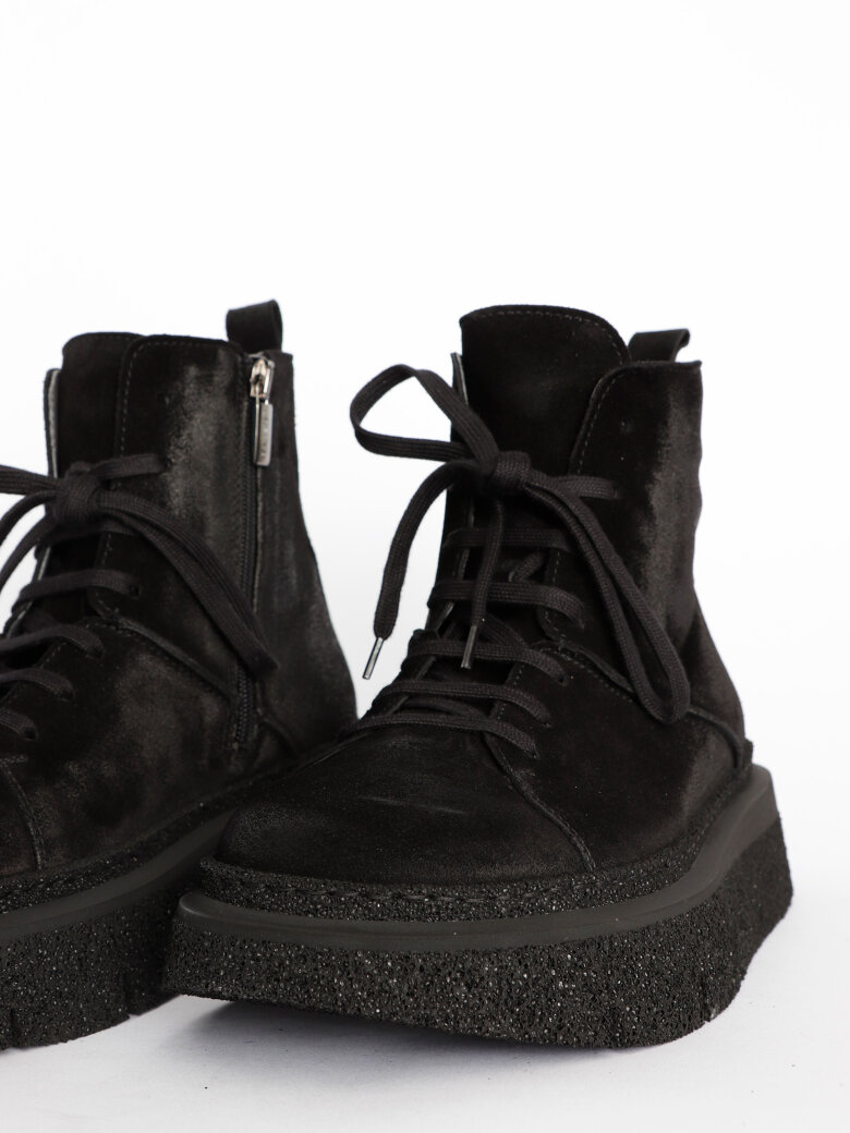 Lofina - Boot in suede with zipper and laces