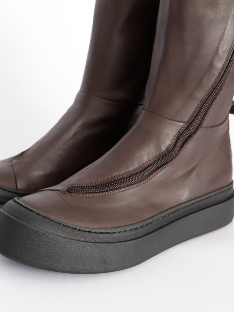 Lofina - Boot with twisted zipper