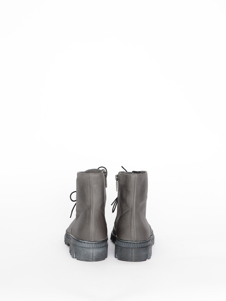 Lofina - Boot with laces and a zipper