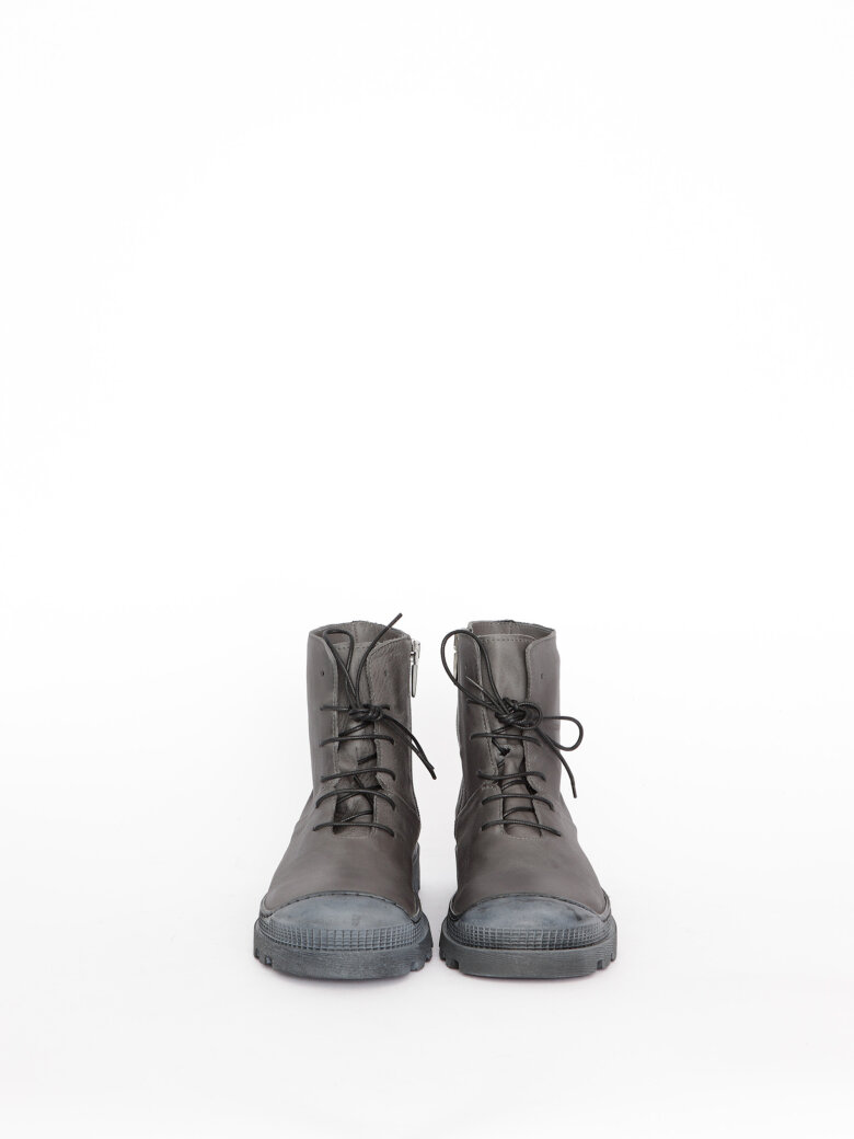 Lofina - Boot with laces and a zipper