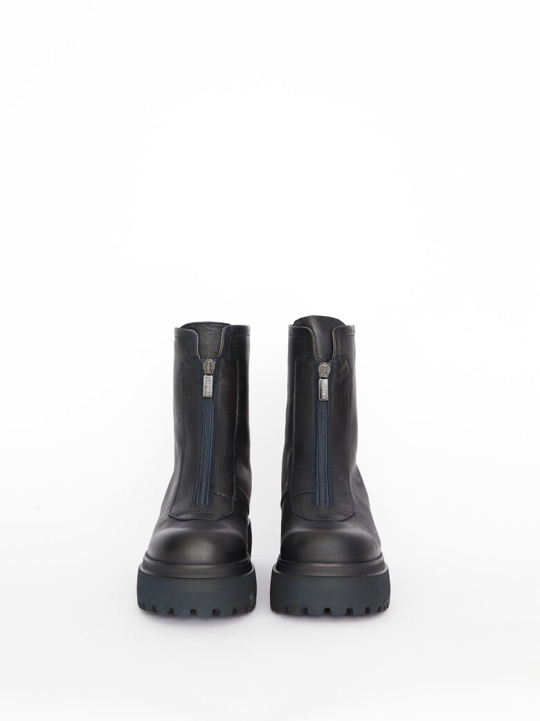 Lofina - Boot with a front zipper