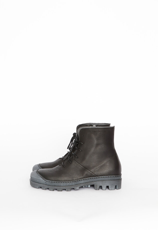 Lofina - Boot with rubber sole and shoe lace Lofina - Boot with rubber sole and shoe lace