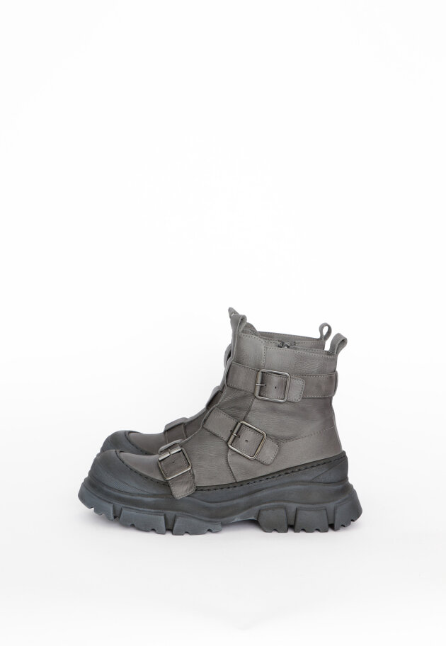 Lofina - Boot with buckles and a zipper