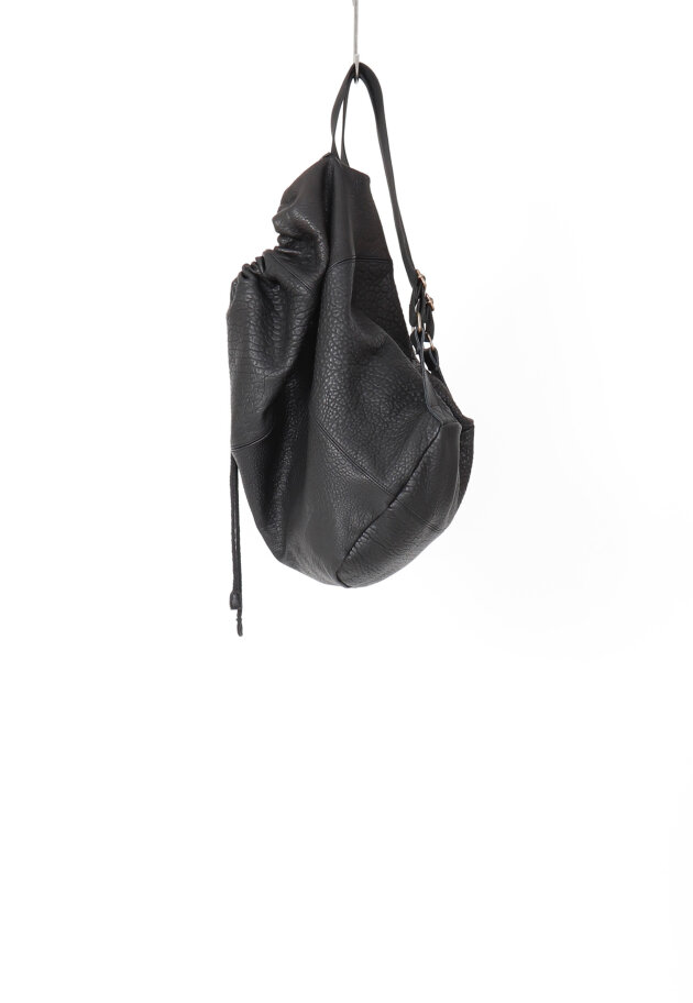 Sort Aarhus - Spacious bag with string and button closure
