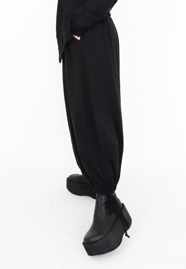 Sort Aarhus - Skirt with elastic waist band and pockets Sort Aarhus - Skirt with elastic waist band and pockets