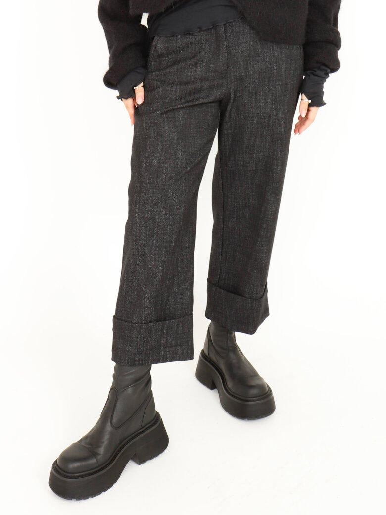 Sort Aarhus - 3/4 length cuffed pants with pockets