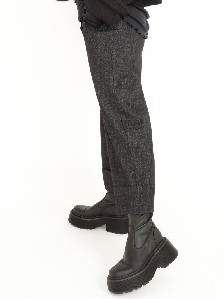 Sort Aarhus - 3/4 length cuffed pants with pockets