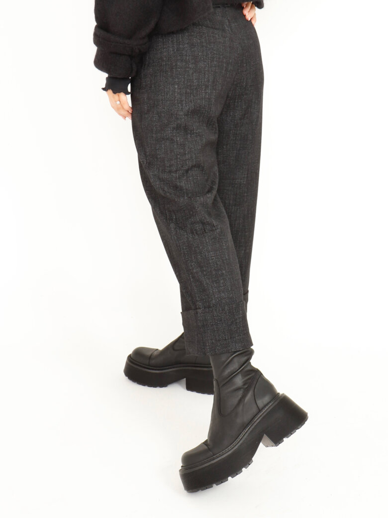 Sort Aarhus - 3/4 length cuffed pants with pockets