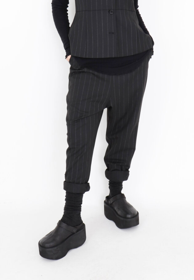 Sort Aarhus - Pinstriped baggy pants with pockets Sort Aarhus - Pinstriped baggy pants with pockets