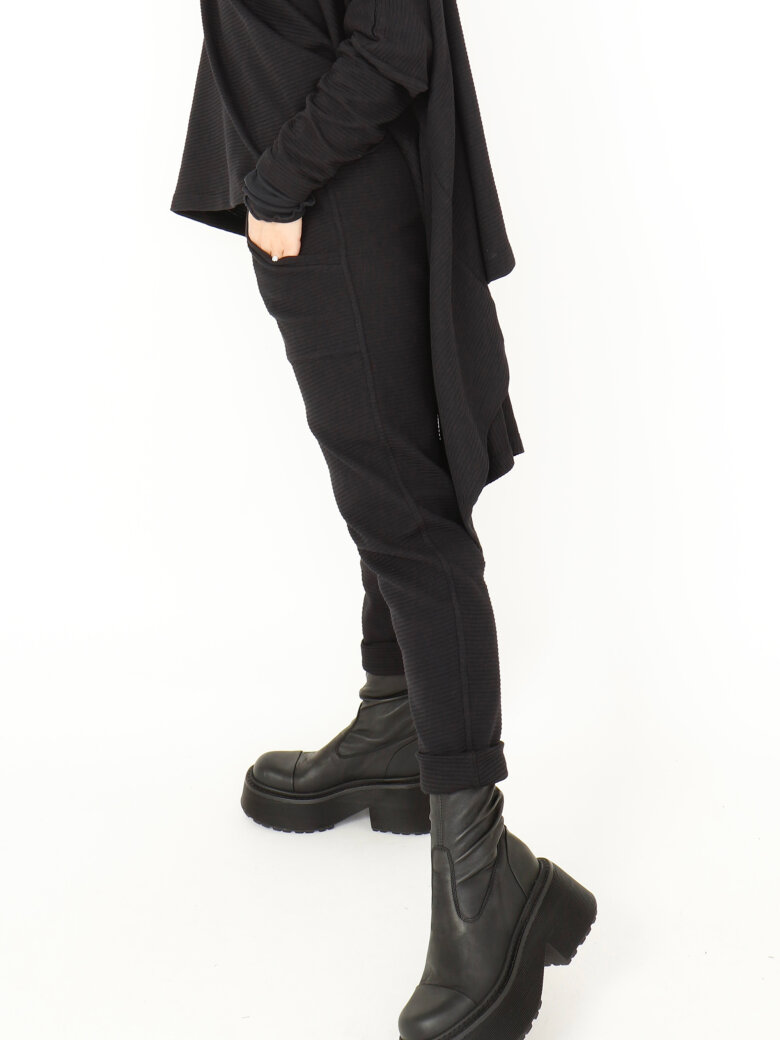 Sort Aarhus - Ribbed pants in organic cotton