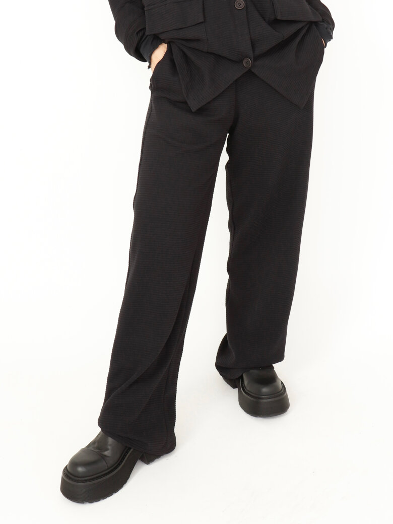 Sort Aarhus - Ribbed pants in organic cotton