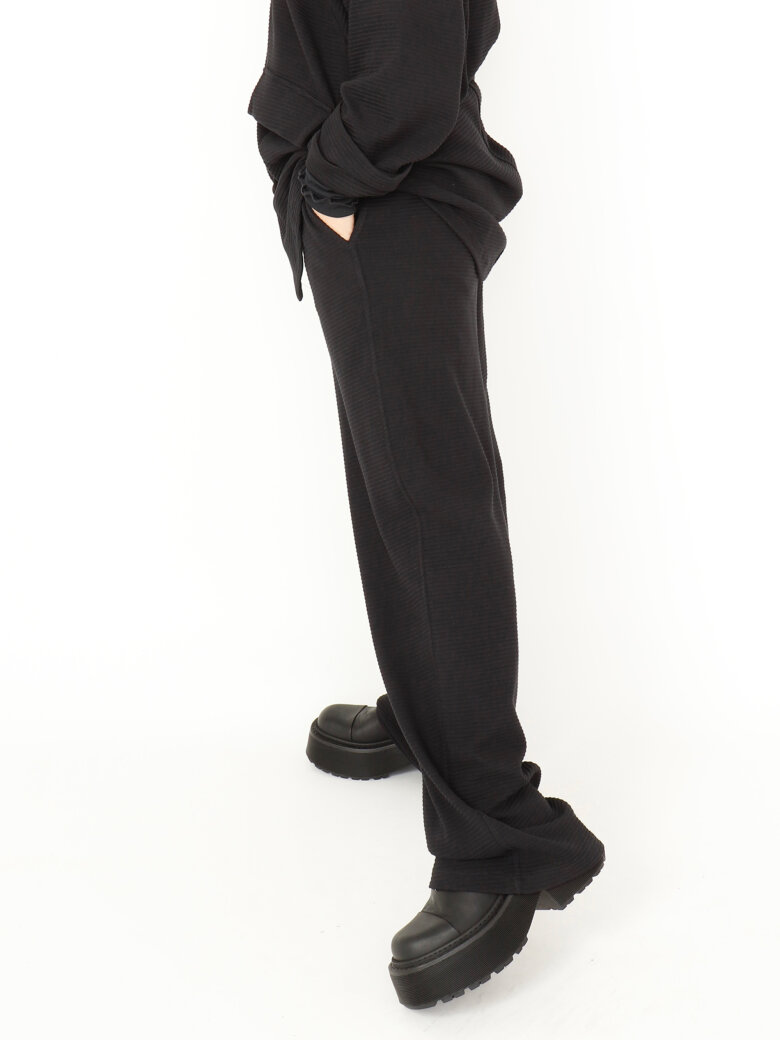 Sort Aarhus - Ribbed pants in organic cotton
