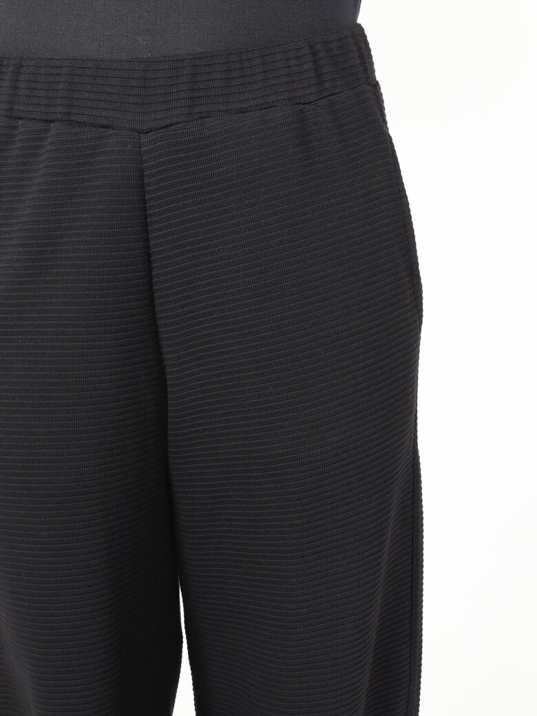 Sort Aarhus - Ribbed pants in organic cotton