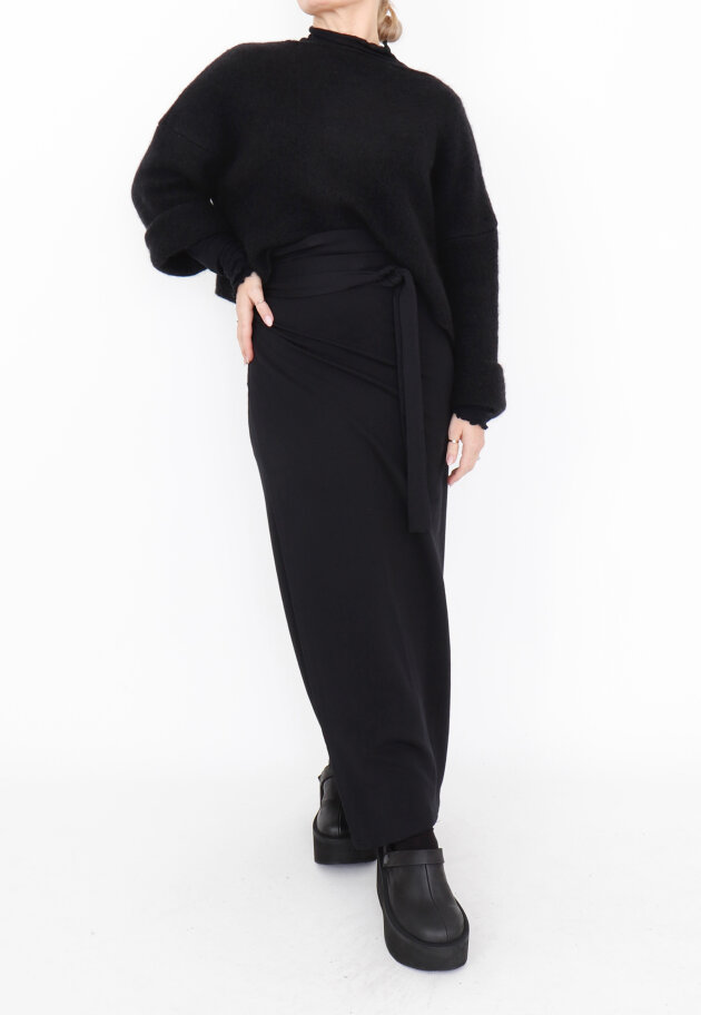 Sort Aarhus - Long high waist wrap-around skirt Sort Aarhus - Long high waist wrap-around skirt