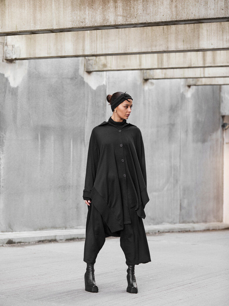Sort Aarhus - Oversize bluse med knapper