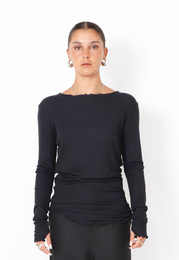 Sort Aarhus - Blouse with boat neckline and thumb opening Sort Aarhus - Blouse with boat neckline and thumb opening