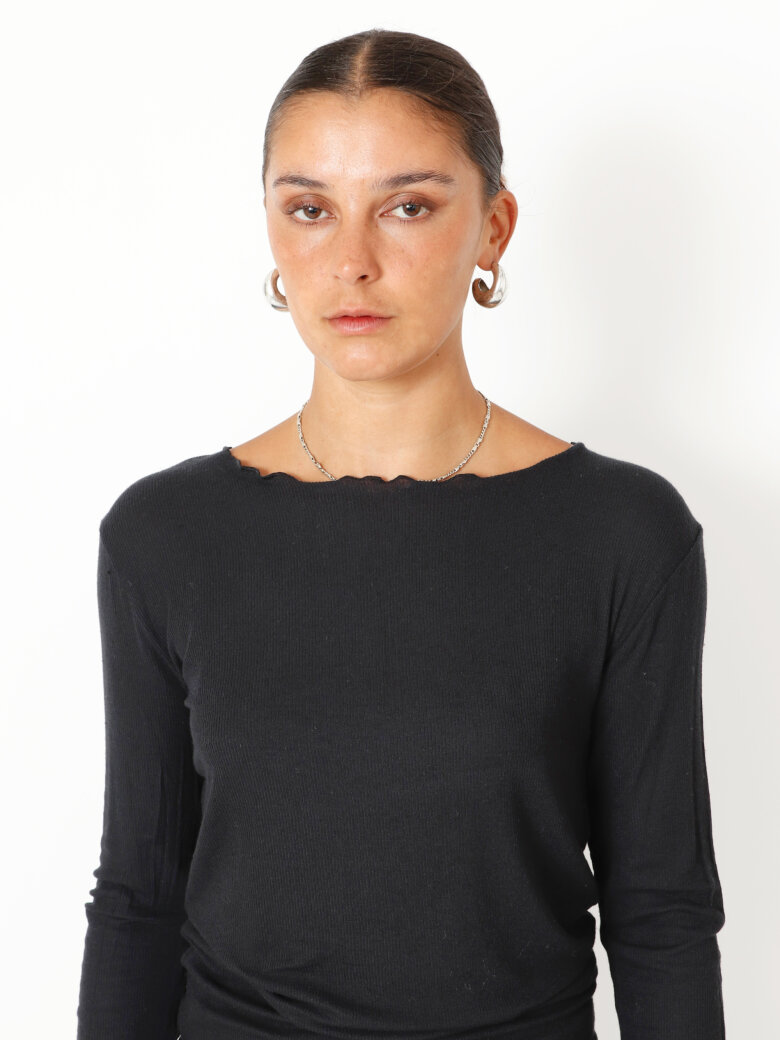 Sort Aarhus - Blouse with boat neckline and thumb opening