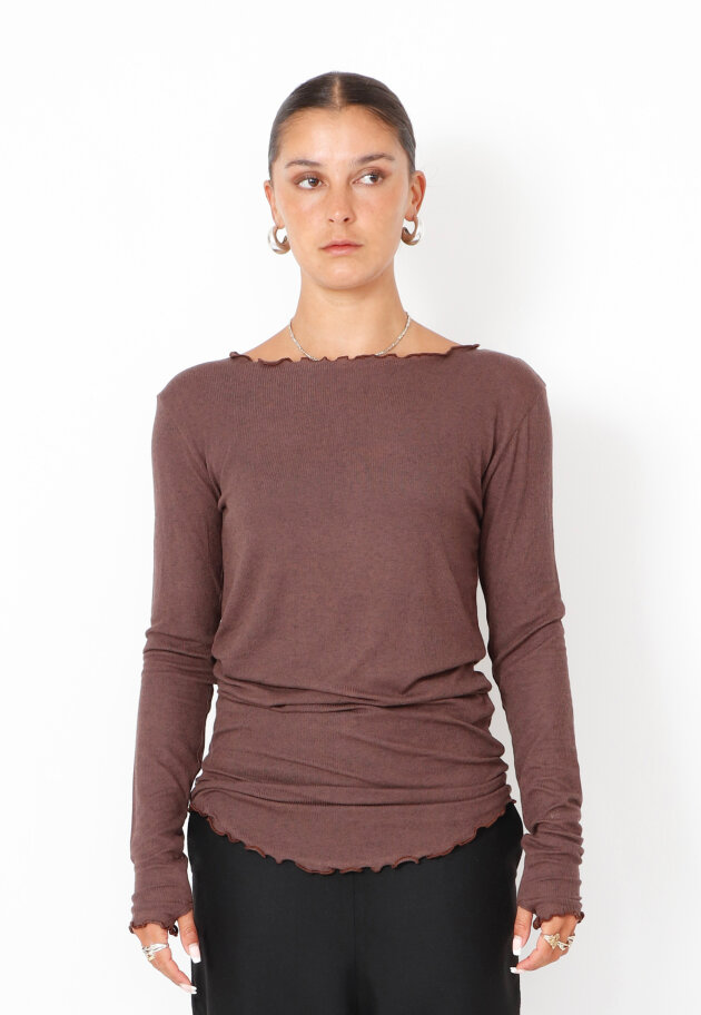 Sort Aarhus - Blouse with boat neckline and thumb opening Sort Aarhus - Blouse with boat neckline and thumb opening