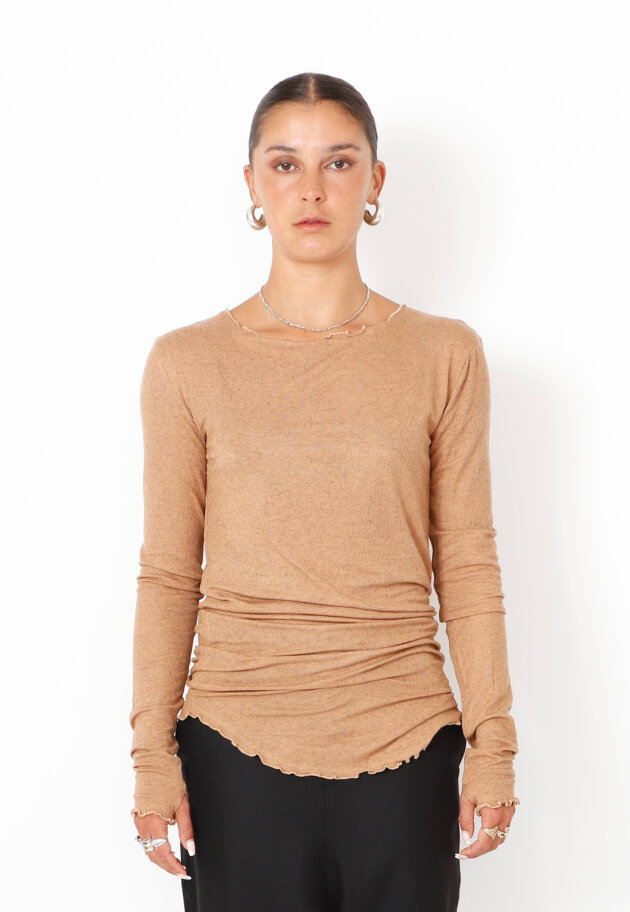 Sort Aarhus - Blouse with boat neckline and thumb opening Sort Aarhus - Blouse with boat neckline and thumb opening