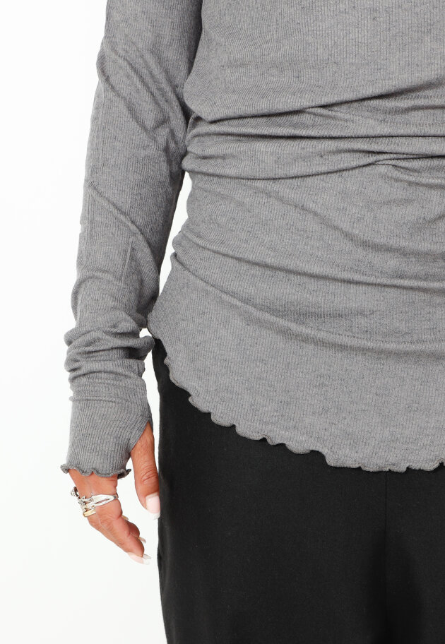 Sort Aarhus - Blouse with boat neckline and thumb opening