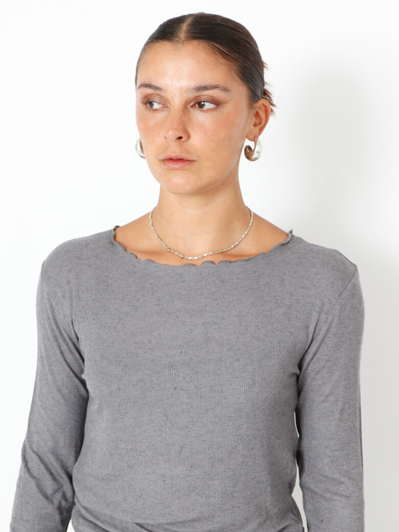 Sort Aarhus - Blouse with boat neckline and thumb opening
