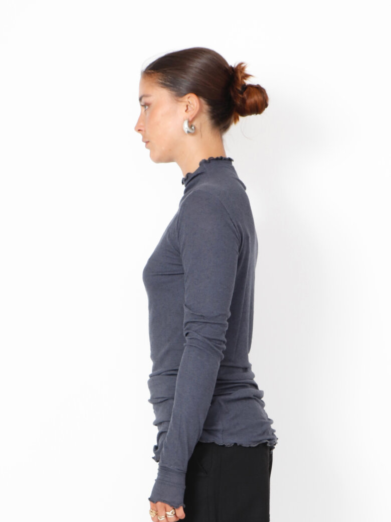 Sort Aarhus - Bluse med rullekrave og thumb-opening