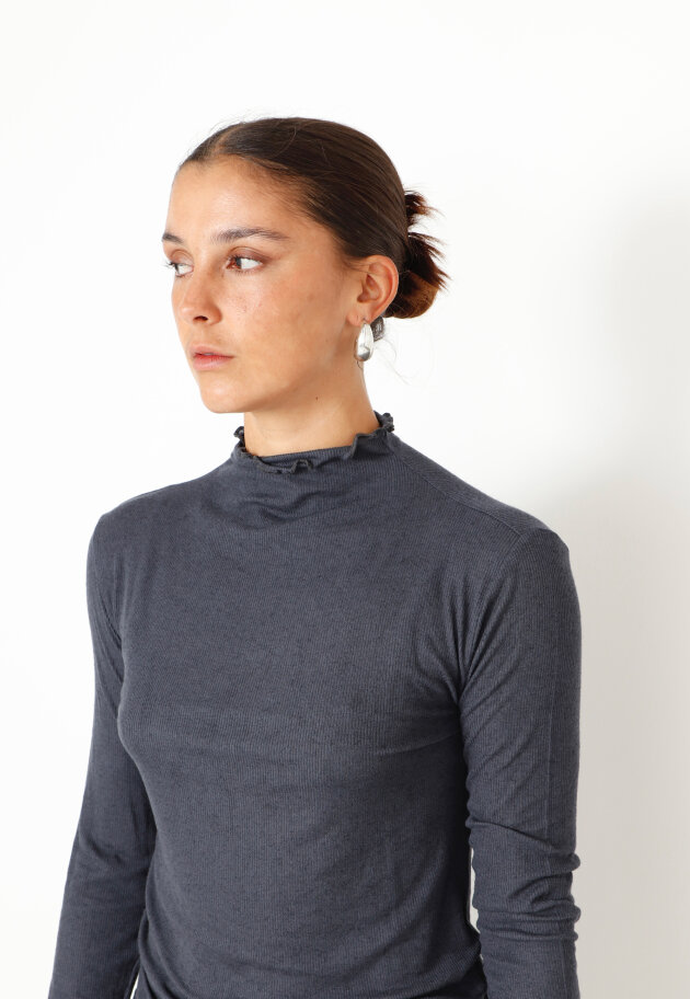 Sort Aarhus - Bluse med rullekrave og thumb-opening
