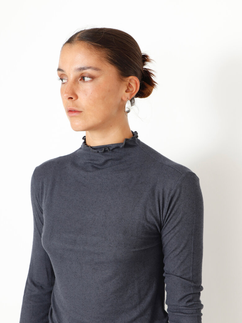 Sort Aarhus - Bluse med rullekrave og thumb-opening