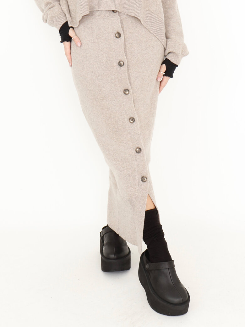 Sort Aarhus - Knitted skirt with buttons