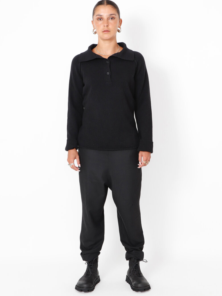 Sort Aarhus - Knitted blouse in merino wool