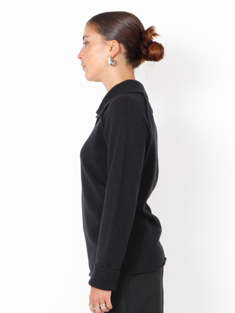 Sort Aarhus - Knitted blouse in merino wool