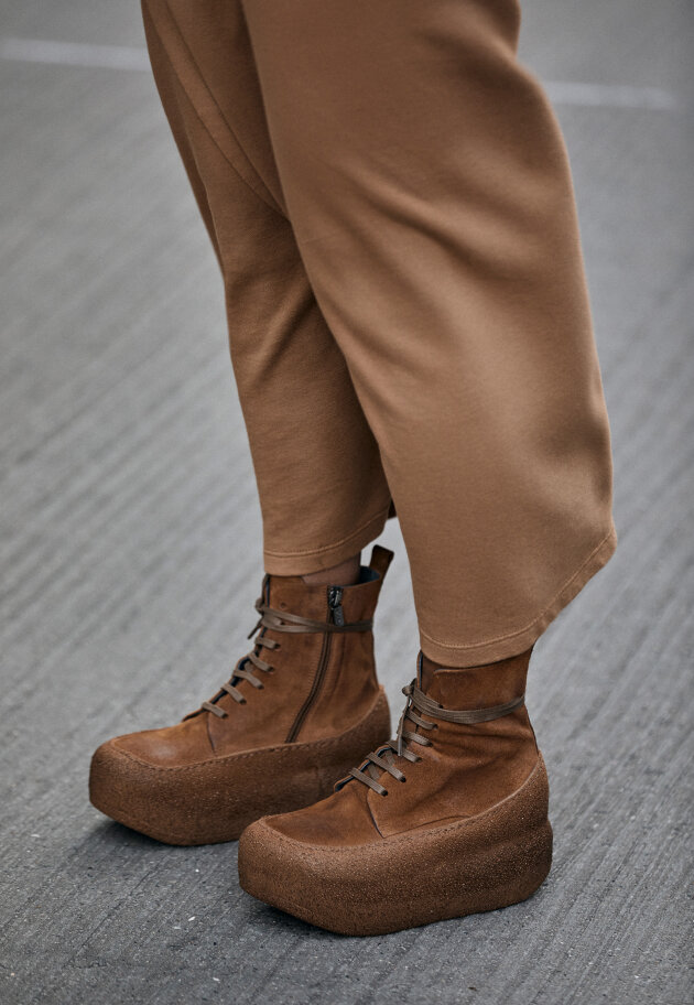 Lofina - Boot with laces and a zipper Lofina - Boot with laces and a zipper