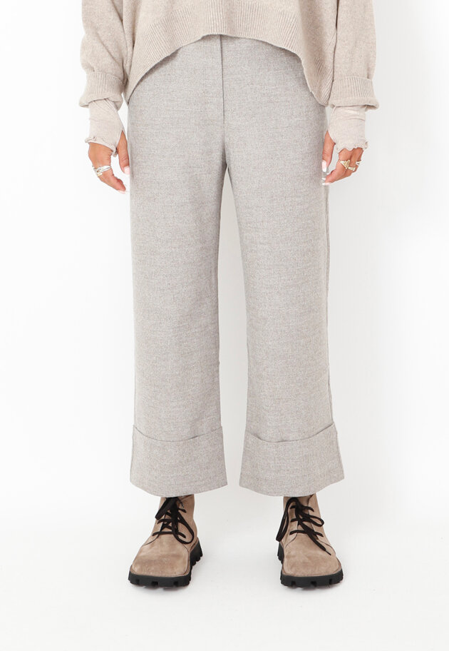 Sort Aarhus - 3/4 pants with turned-up hems in a wool mix Sort Aarhus - 3/4 pants with turned-up hems in a wool mix