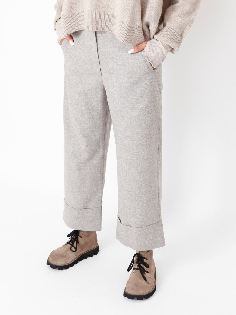 Sort Aarhus - 3/4 pants with turned-up hems in a wool mix