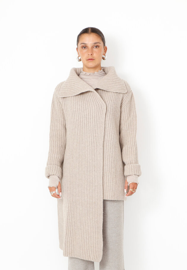 Sort Aarhus - Knitted oversize cardigan Sort Aarhus - Knitted oversize cardigan