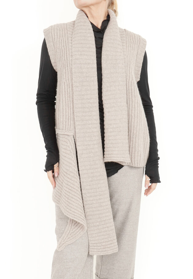 Sort Aarhus - Knitted vest in merino wool Sort Aarhus - Knitted vest in merino wool