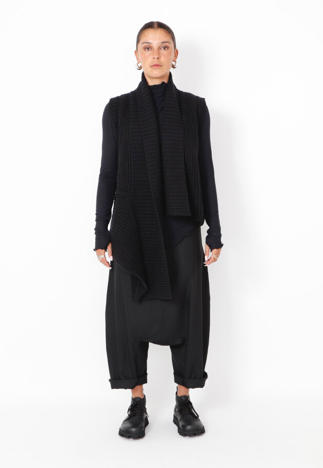 Sort Aarhus - Knitted vest in merino wool Sort Aarhus - Knitted vest in merino wool