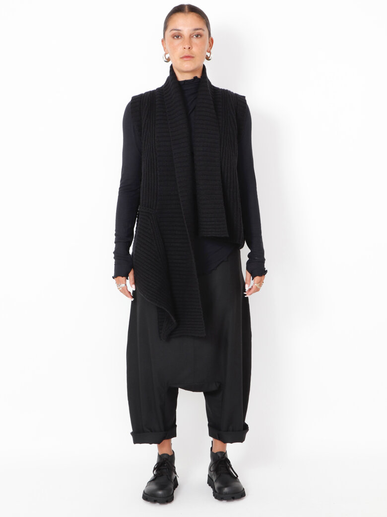 Sort Aarhus - Knitted vest in merino wool